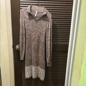 Chic Long Sleeve Knit Dress with White Pattern